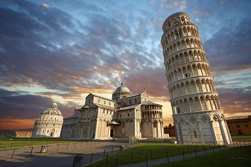 Tại sao Tháp nghiêng Pisa không đổ? - post